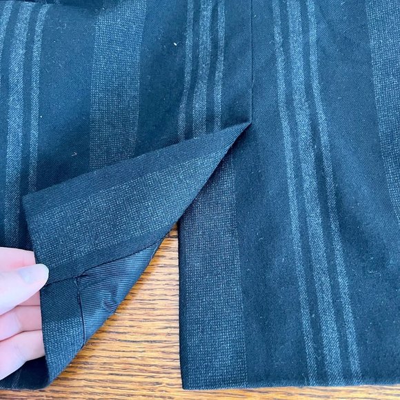 Vintage Tahari Black & Grey Striped Asymmetircal Blazer 90s -12 - Picture 5 of 9